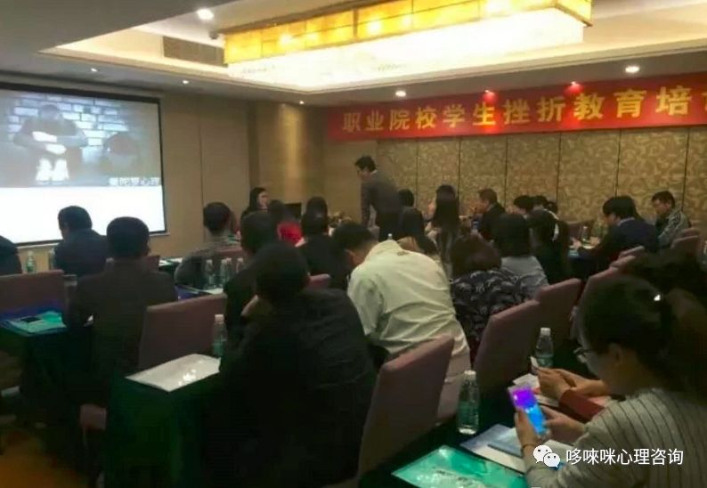 我们都是被上帝咬过的苹果